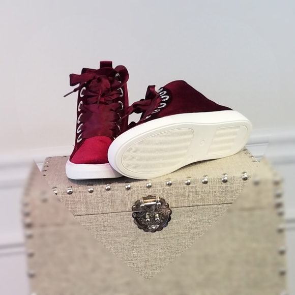 Circle Loop Rings Ribbon Lace Hightops - Picture 4 of 6